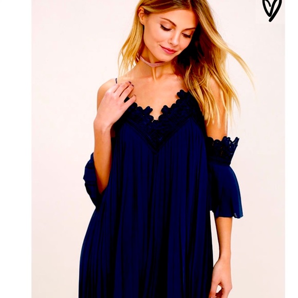 Lulus Dresses & Skirts - Lulu’s Gorgeous Navy off shoulder dress.